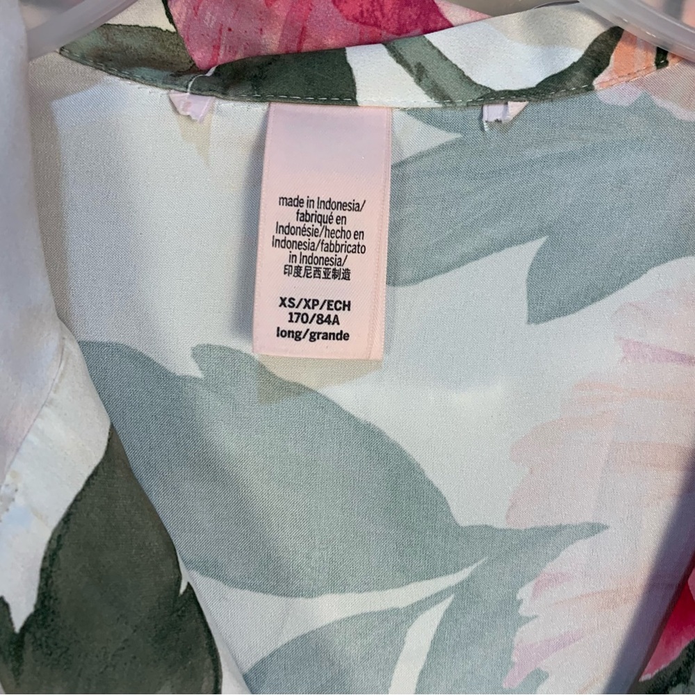 Victoria Secret Floral Satin 2 Set Pajama Top Pants - Picture 9 of 15